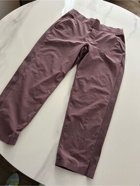 Athleta Women’s Pants in Dusty Mauve